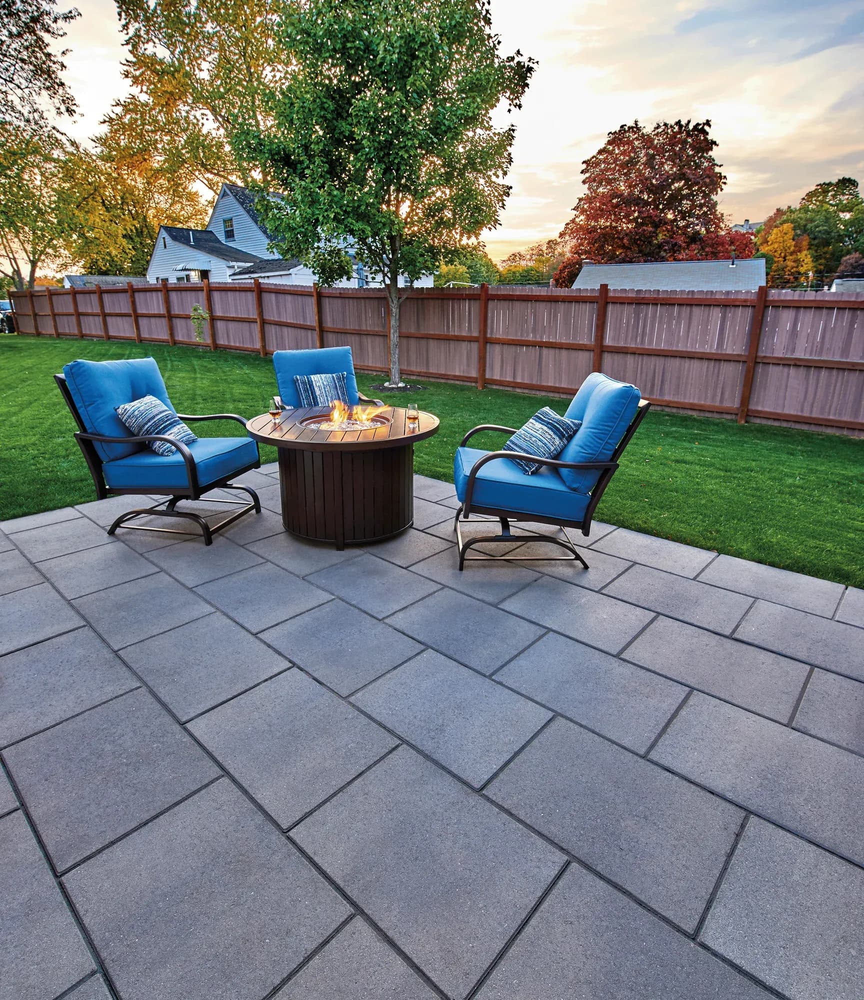 Ideal manufacturer photo: large format paver patio